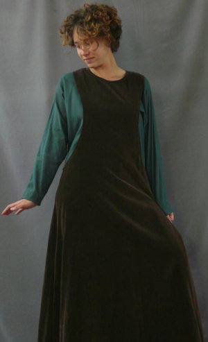 G470: brown velvet sideless surcoat