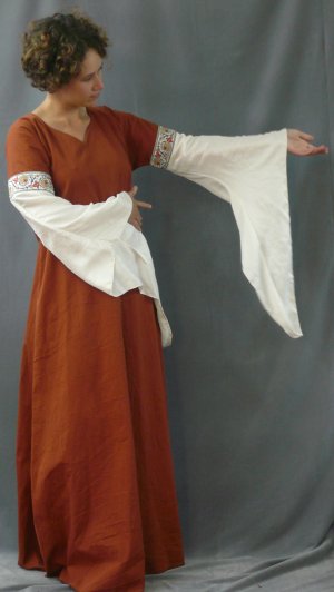 G484: sienna 12th century gown