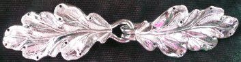 silvertone bronze simple oak clasp